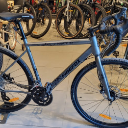 “Explore the Firefox Pirate 3.0 gravel bike: 16-speed, mechanical disc brakes, alloy frame, wide-tyre clearance, Ideal for road