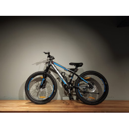 NAVARRO (BLACK/BLUE) 24" S.SPEED
